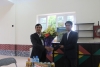 Nhà giáo Nguyễn Xuân Công – P. Hiệu trưởng  phát biểu & tặng hoa chúc mừng tại buổi gặp mặt